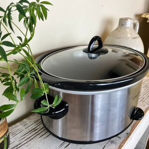 Crock-Pot Slow Cooker / Silver Base / Model SCV700-S-BR / Great Shape